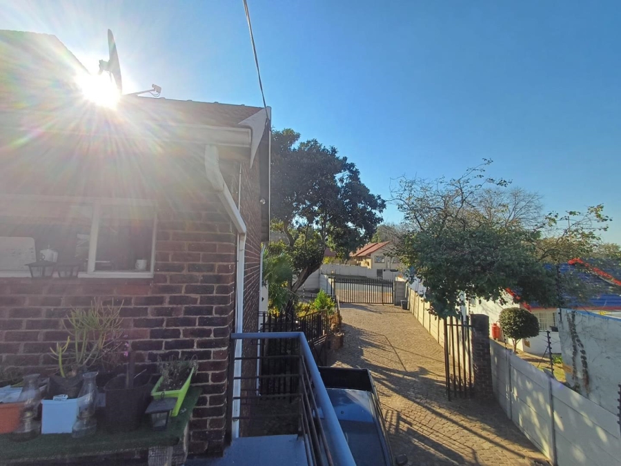 To Let 2 Bedroom Property for Rent in Blairgowrie Gauteng