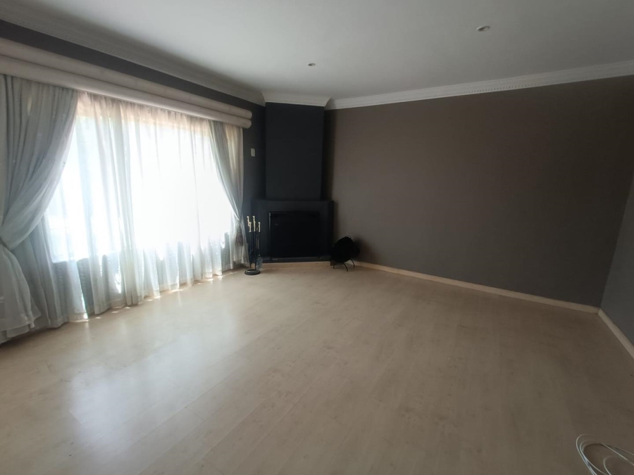 3 Bedroom Property for Sale in Highveld Gauteng