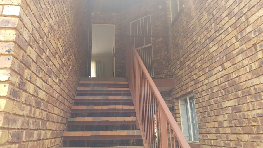 To Let 2 Bedroom Property for Rent in Hennopspark Gauteng