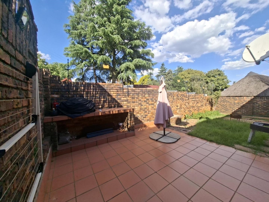To Let 3 Bedroom Property for Rent in Buccleuch Gauteng