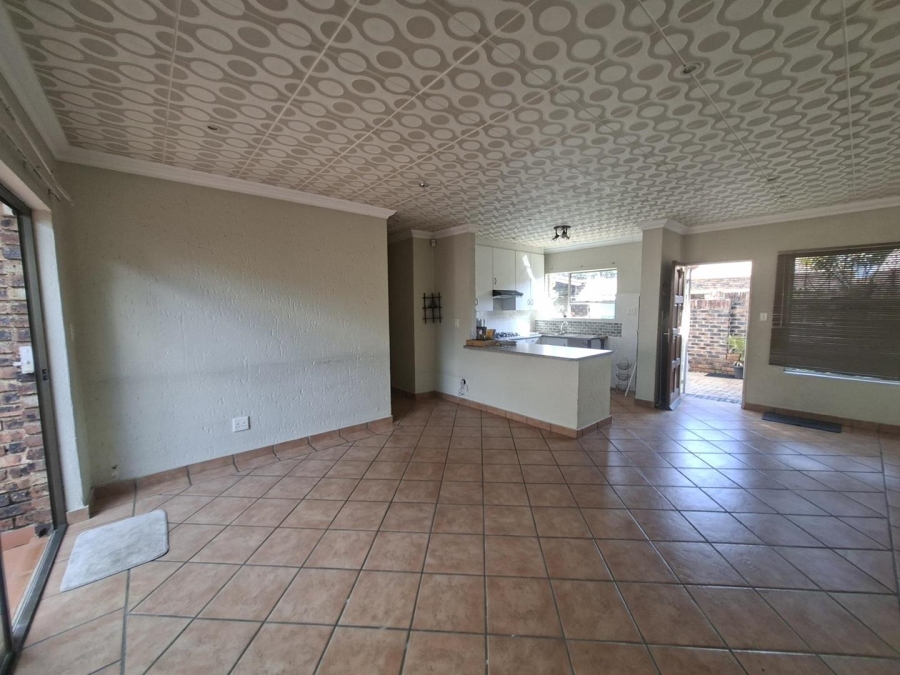 To Let 3 Bedroom Property for Rent in Buccleuch Gauteng