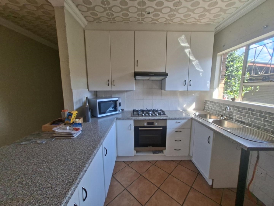 To Let 3 Bedroom Property for Rent in Buccleuch Gauteng