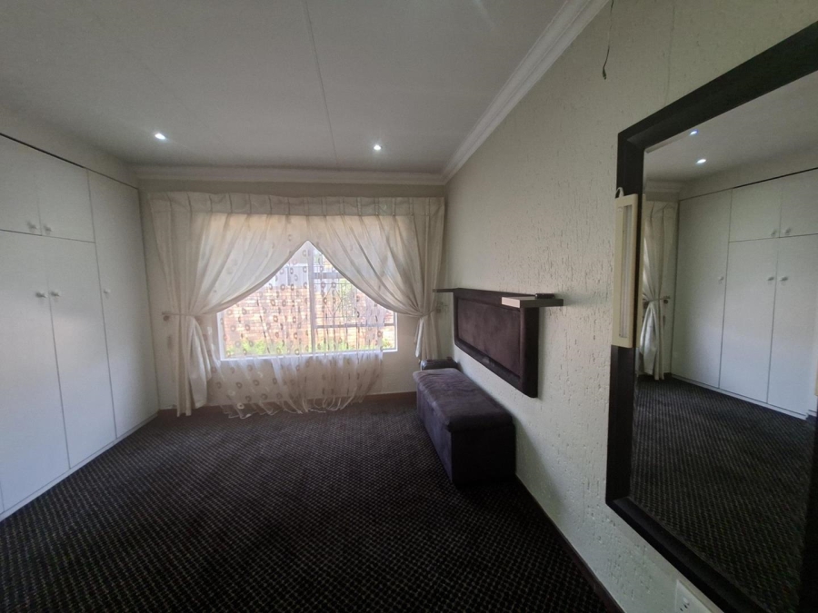To Let 3 Bedroom Property for Rent in Buccleuch Gauteng