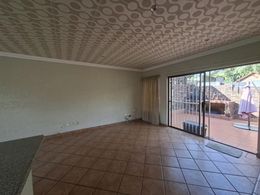 To Let 3 Bedroom Property for Rent in Buccleuch Gauteng