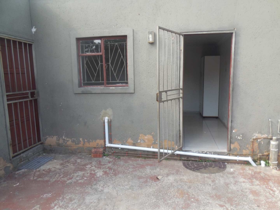 To Let 1 Bedroom Property for Rent in East Lynne Gauteng