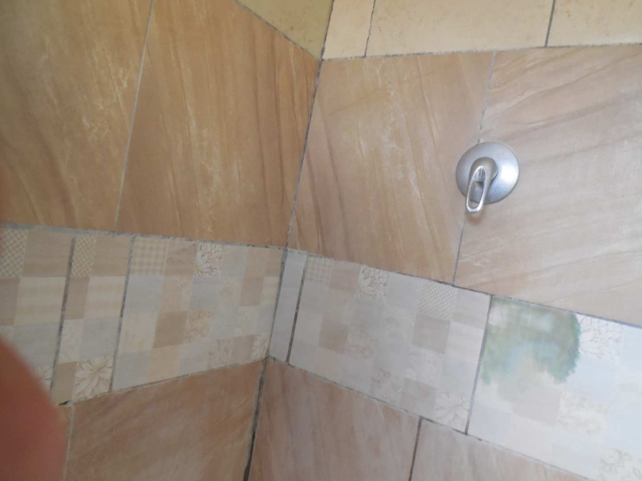 To Let 1 Bedroom Property for Rent in East Lynne Gauteng