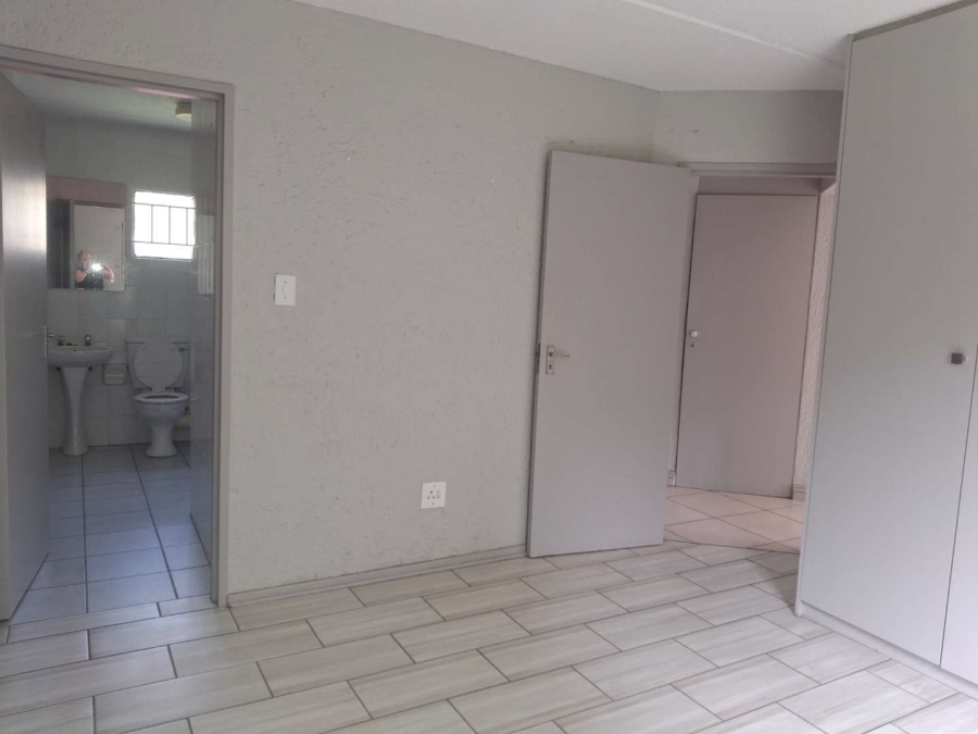 To Let 2 Bedroom Property for Rent in Morningside Gauteng