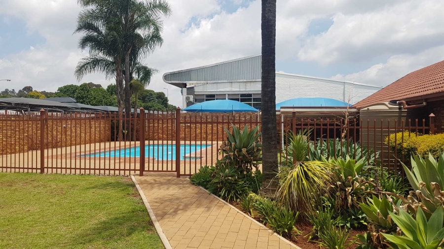 2 Bedroom Property for Sale in Hennopspark Gauteng