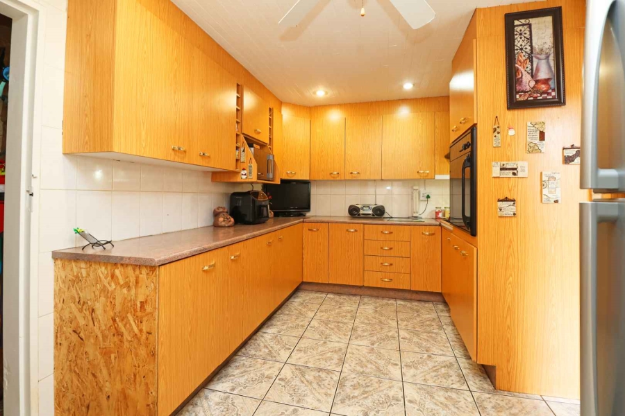 2 Bedroom Property for Sale in Helikonpark Gauteng