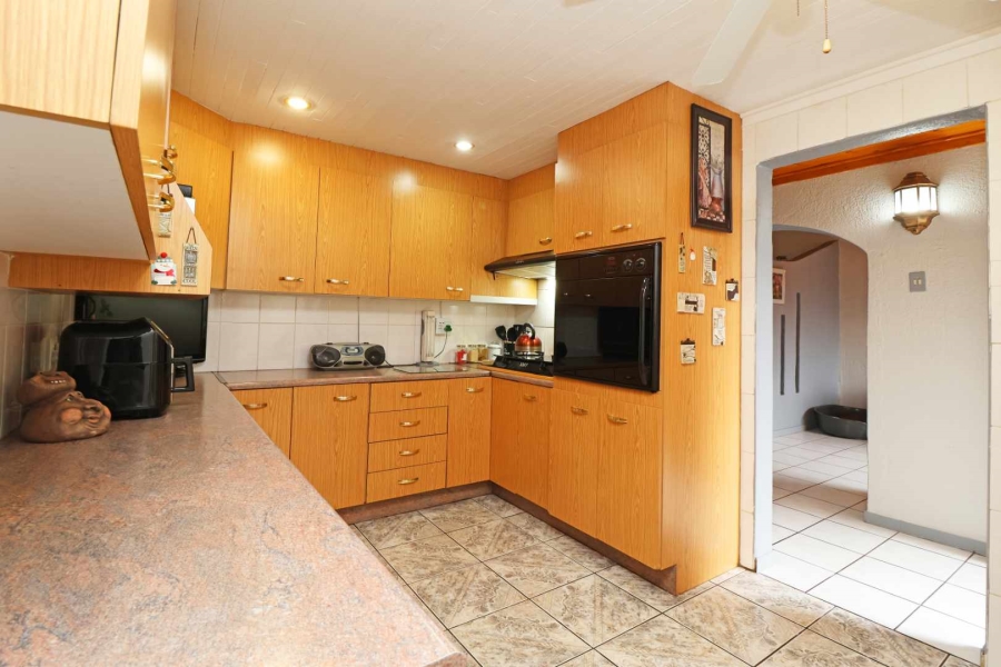 2 Bedroom Property for Sale in Helikonpark Gauteng