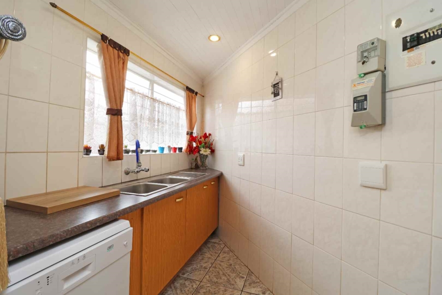 2 Bedroom Property for Sale in Helikonpark Gauteng