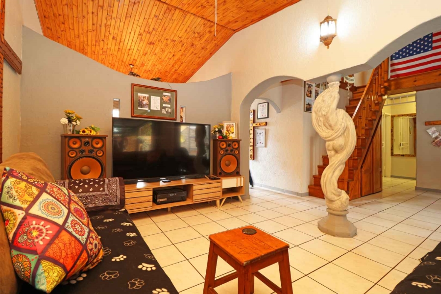 2 Bedroom Property for Sale in Helikonpark Gauteng