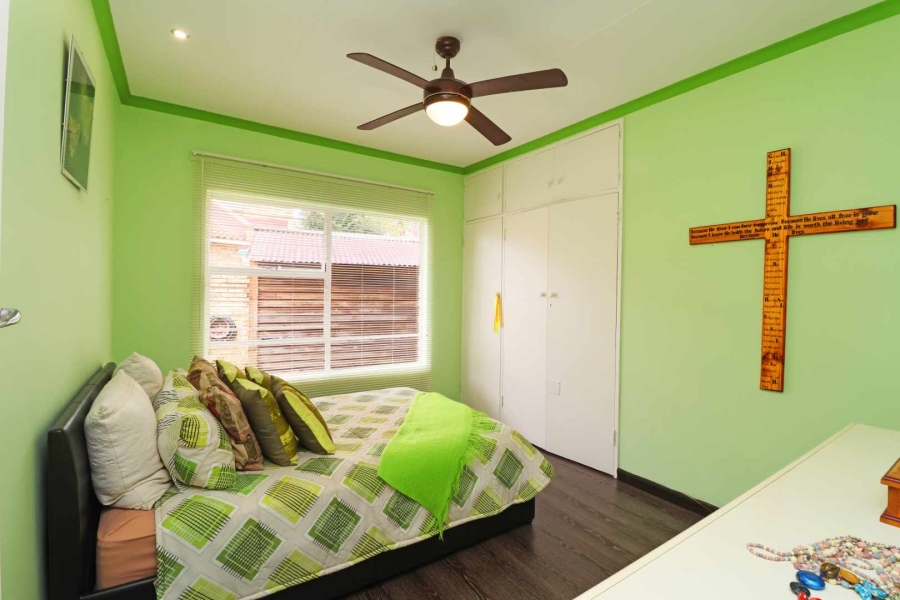 2 Bedroom Property for Sale in Helikonpark Gauteng