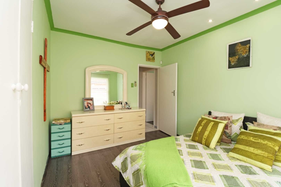 2 Bedroom Property for Sale in Helikonpark Gauteng