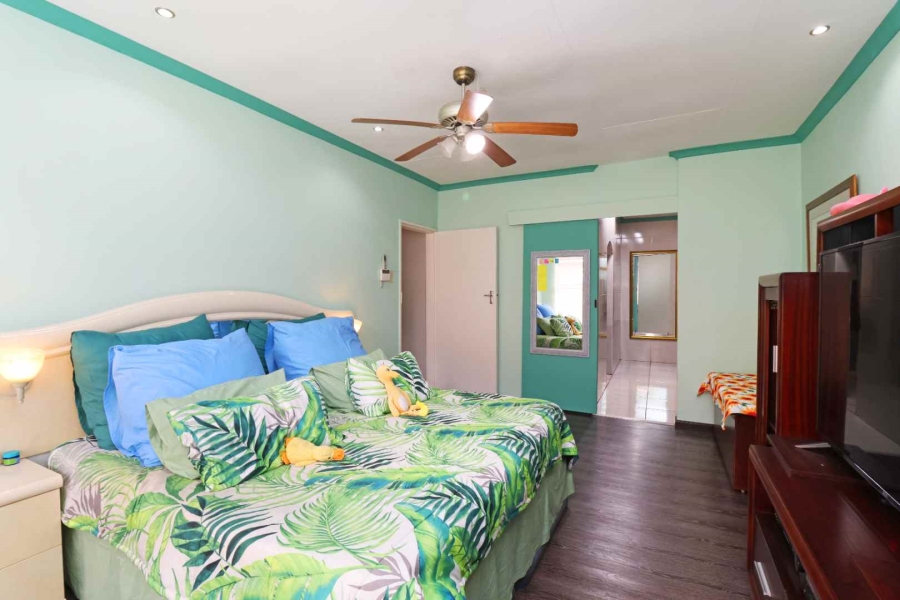 2 Bedroom Property for Sale in Helikonpark Gauteng