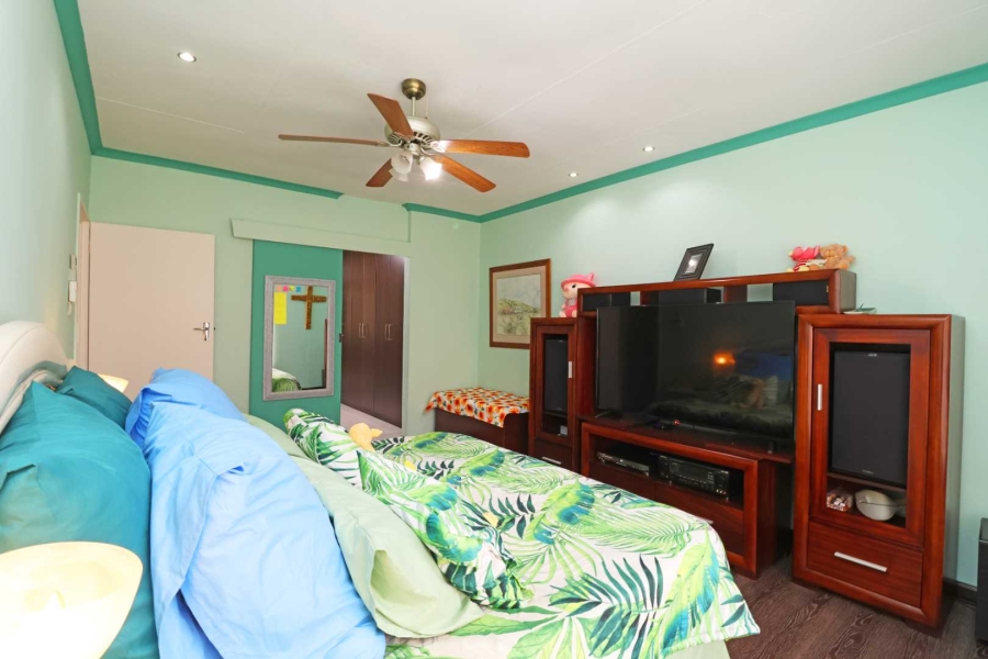 2 Bedroom Property for Sale in Helikonpark Gauteng