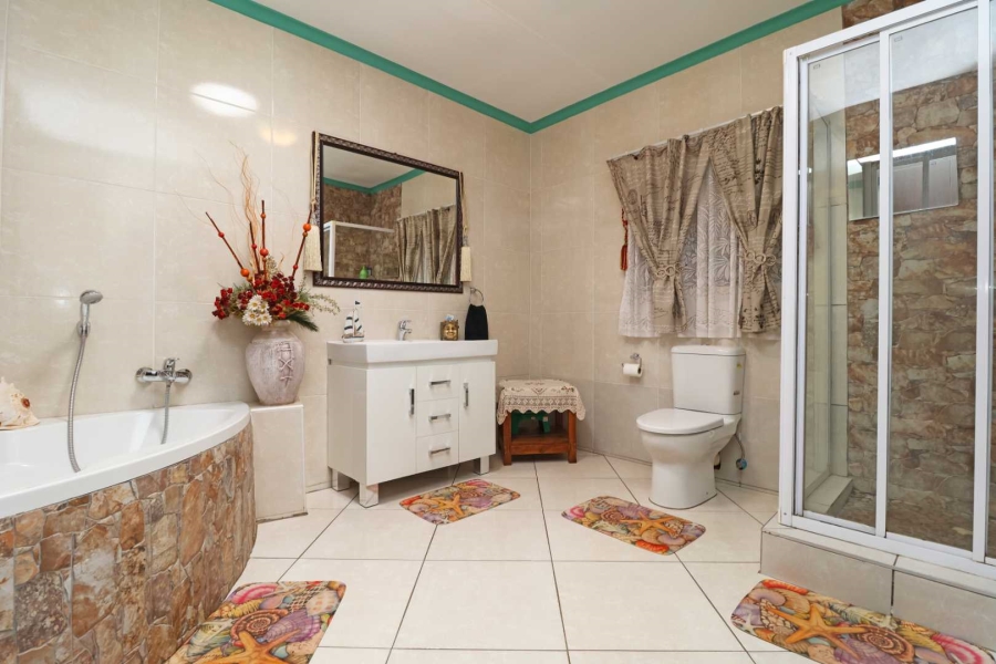 2 Bedroom Property for Sale in Helikonpark Gauteng