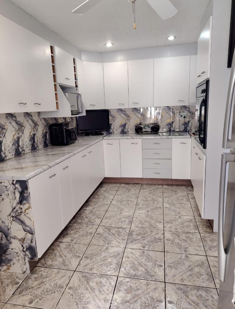 2 Bedroom Property for Sale in Helikonpark Gauteng