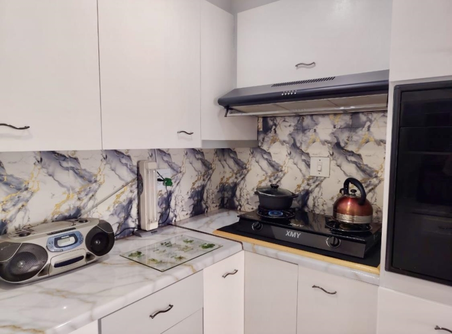 2 Bedroom Property for Sale in Helikonpark Gauteng