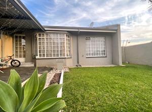 To Let 2 Bedroom Property for Rent in Birch Acres Gauteng