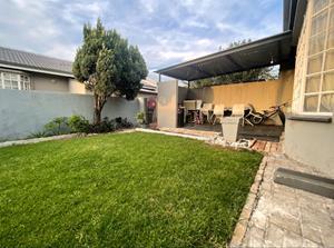 To Let 2 Bedroom Property for Rent in Birch Acres Gauteng