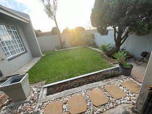 To Let 2 Bedroom Property for Rent in Birch Acres Gauteng