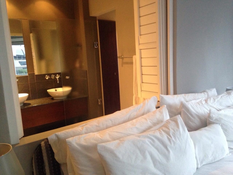 To Let 2 Bedroom Property for Rent in Sandhurst Gauteng