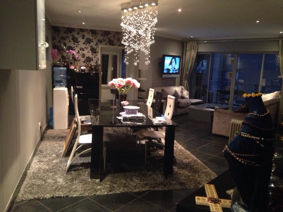 To Let 2 Bedroom Property for Rent in Sandhurst Gauteng