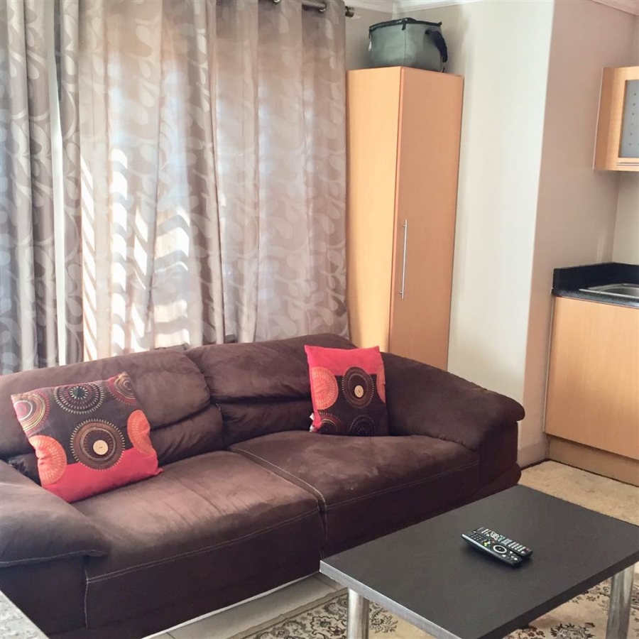 1 Bedroom Property for Sale in Hurlingham Gauteng
