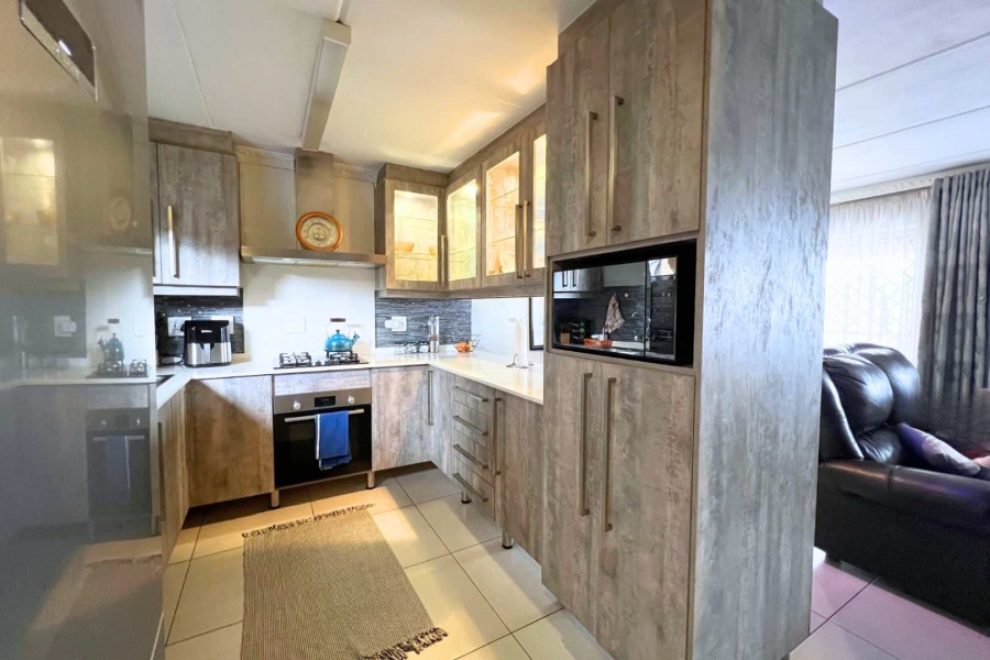 3 Bedroom Property for Sale in Annlin Gauteng