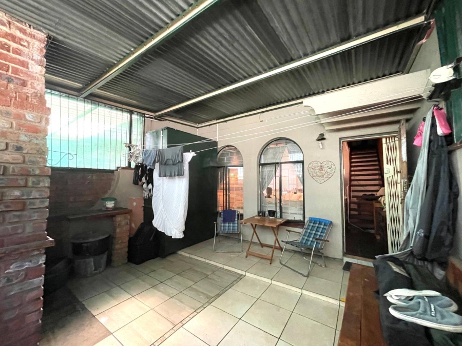 2 Bedroom Property for Sale in Rietfontein Gauteng