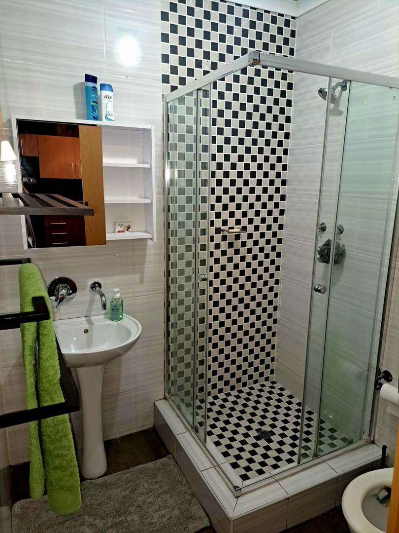 To Let 6 Bedroom Property for Rent in Glen Marais Ext 1 Gauteng