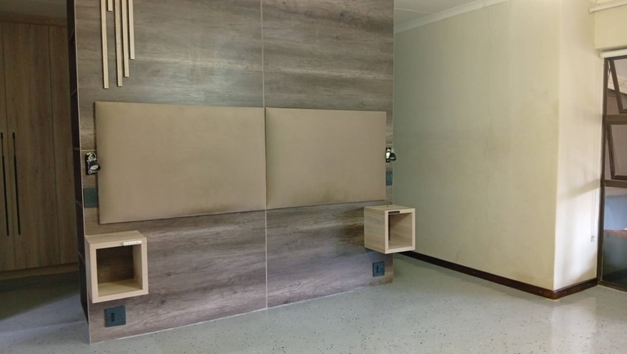 To Let 6 Bedroom Property for Rent in Glen Marais Ext 1 Gauteng