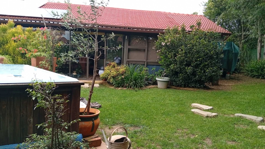 To Let 6 Bedroom Property for Rent in Glen Marais Ext 1 Gauteng