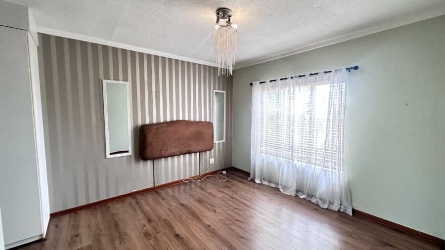 To Let 2 Bedroom Property for Rent in Broadacres Gauteng