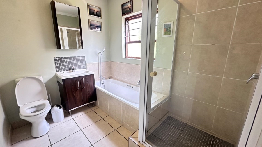 To Let 2 Bedroom Property for Rent in Broadacres Gauteng
