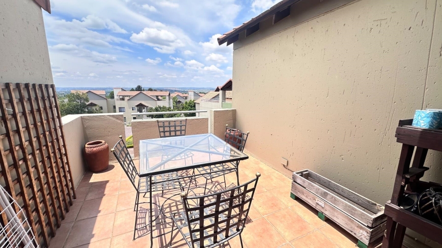 To Let 2 Bedroom Property for Rent in Broadacres Gauteng