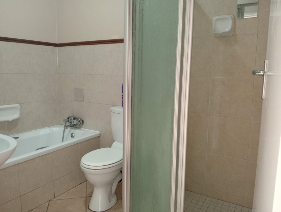 To Let 2 Bedroom Property for Rent in Die Hoewes Gauteng