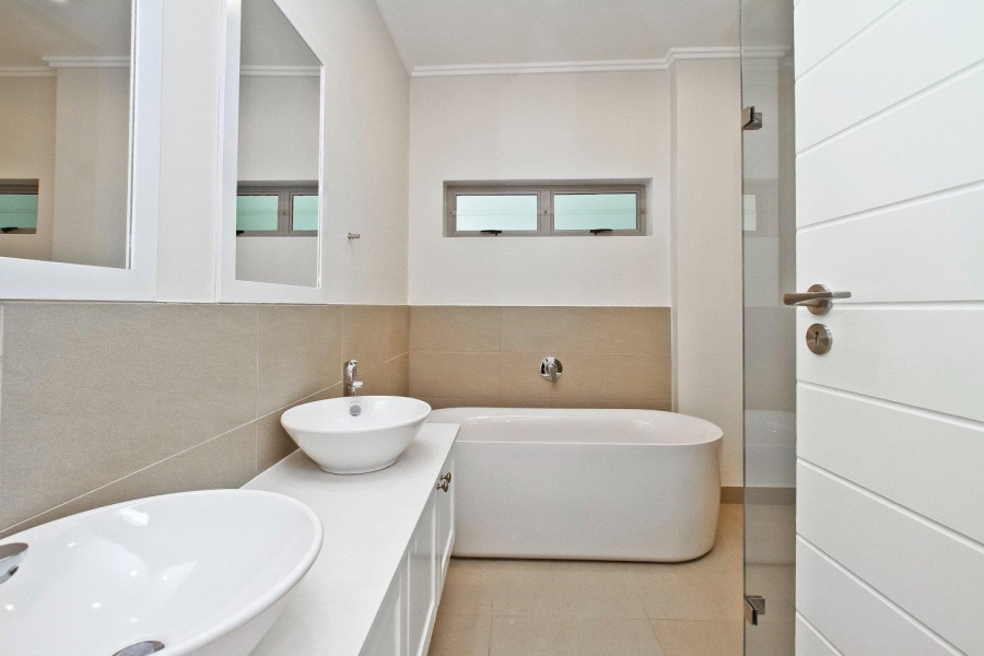 To Let 3 Bedroom Property for Rent in Melrose Gauteng