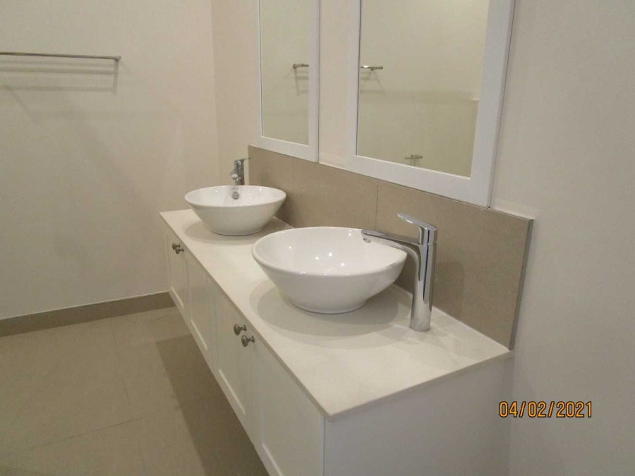 To Let 3 Bedroom Property for Rent in Melrose Gauteng