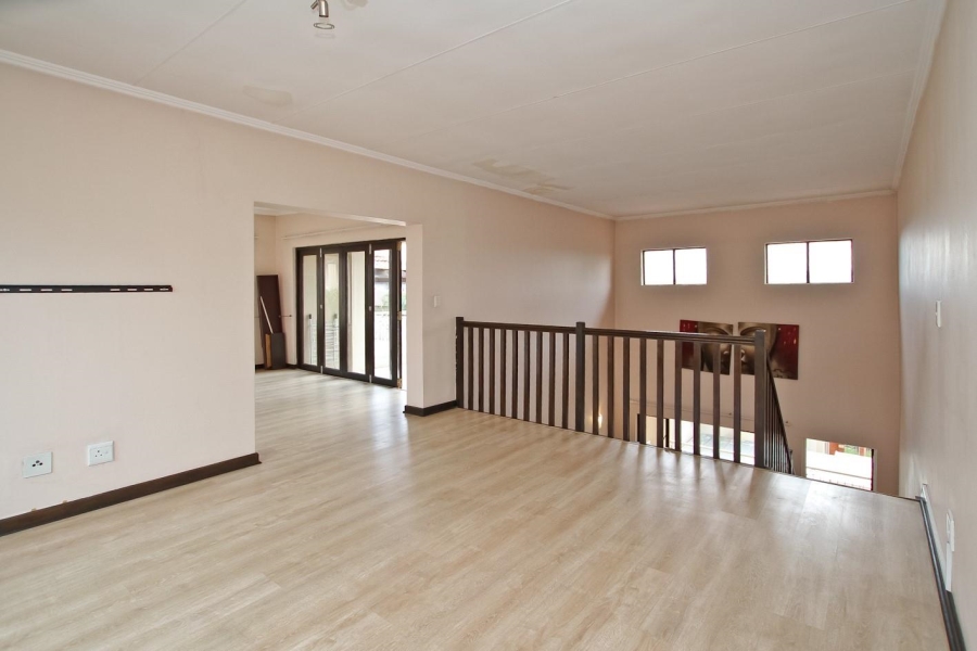 2 Bedroom Property for Sale in Sunninghill Gauteng
