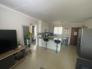 2 Bedroom Property for Sale in Chloorkop Gauteng