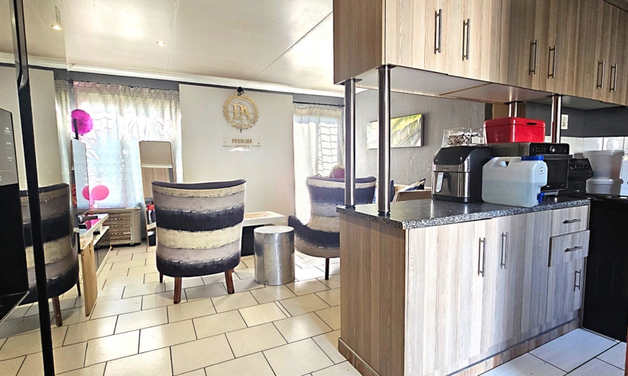 3 Bedroom Property for Sale in Radiokop Gauteng
