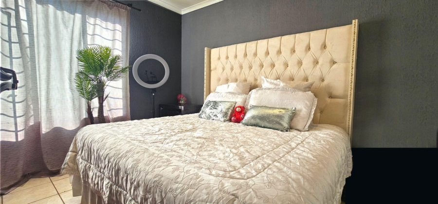 3 Bedroom Property for Sale in Radiokop Gauteng