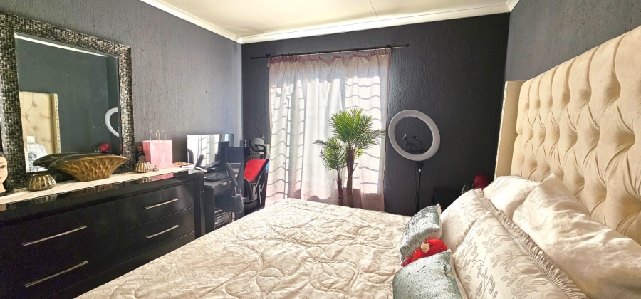 3 Bedroom Property for Sale in Radiokop Gauteng