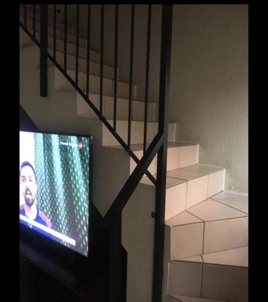 To Let 2 Bedroom Property for Rent in Halfway Gardens Gauteng