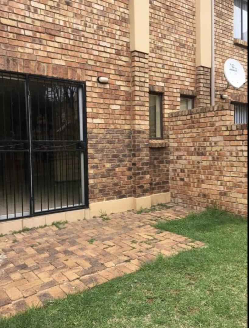 To Let 2 Bedroom Property for Rent in Halfway Gardens Gauteng
