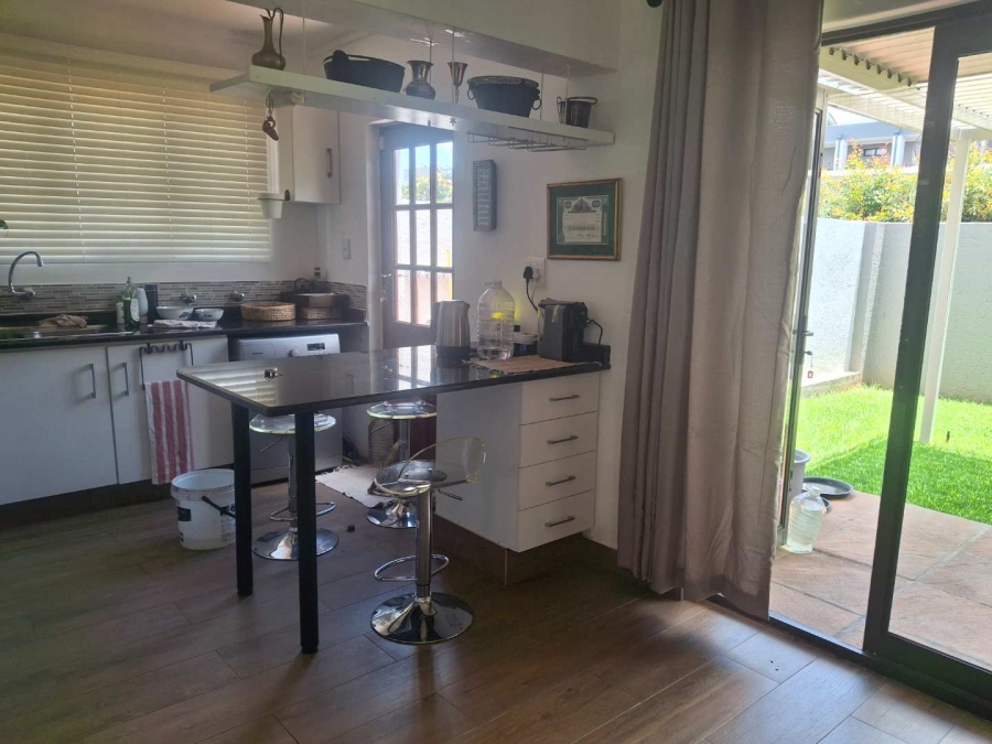 To Let 2 Bedroom Property for Rent in Morningside Gauteng