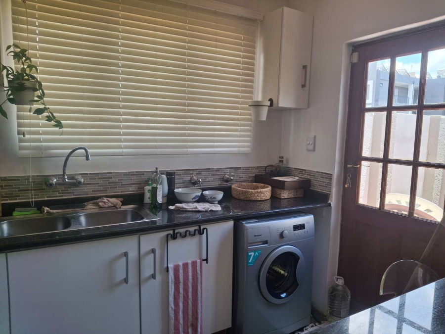 To Let 2 Bedroom Property for Rent in Morningside Gauteng