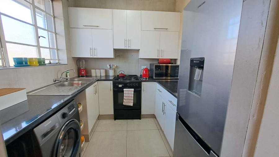 2 Bedroom Property for Sale in Illovo Gauteng